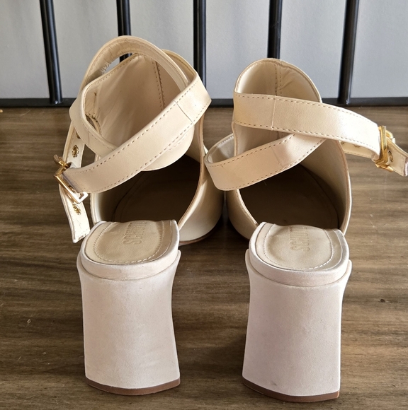 Women's Schutz Kala Pump in Eggshell Size 7.5 - Picture 8 of 11